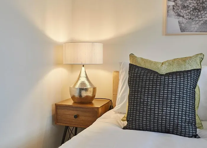 Host & Stay - Caedmon House